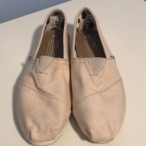 Toms canvas shoes size 6- only worn once